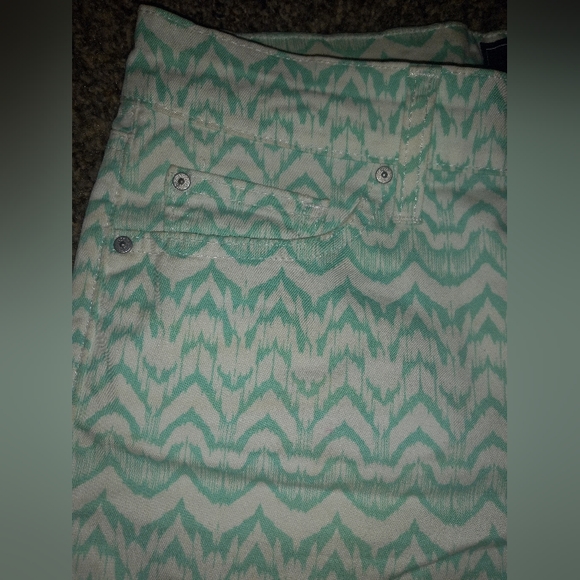 Gap Teal Chevron Stripe Shorts - Picture 3 of 5